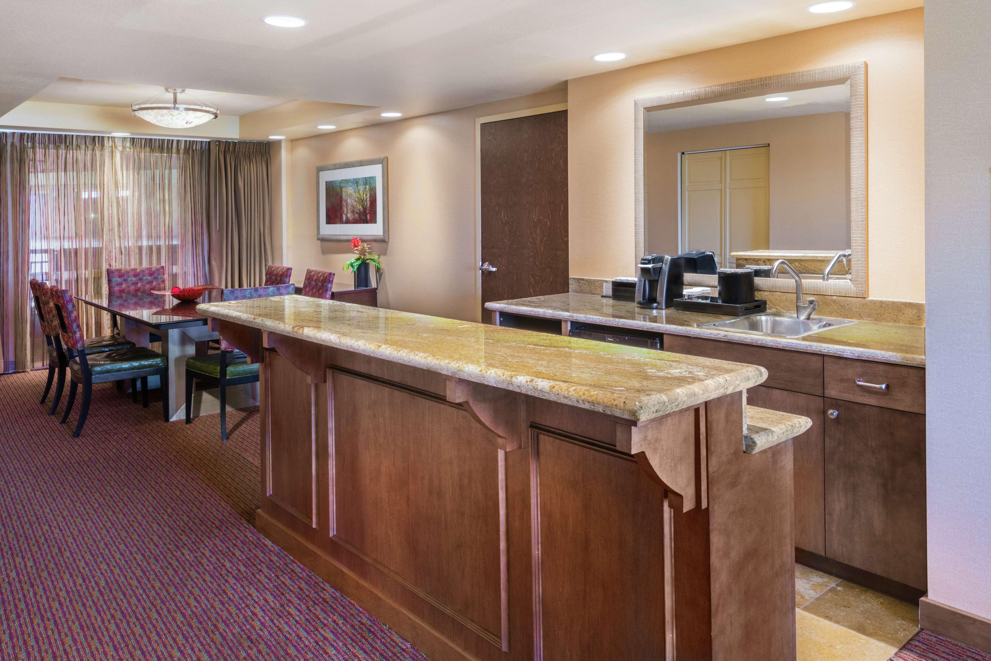 Embassy Suites Loveland Conference Center מראה חיצוני תמונה